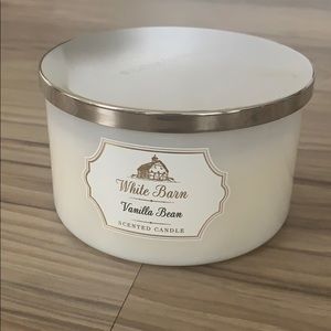 🌷 NEW white barn vanilla bean candle